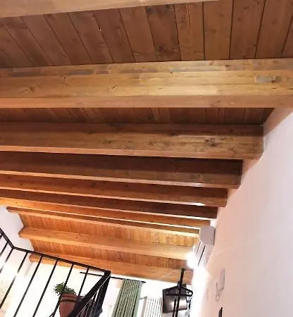 Dietro Le Mura *